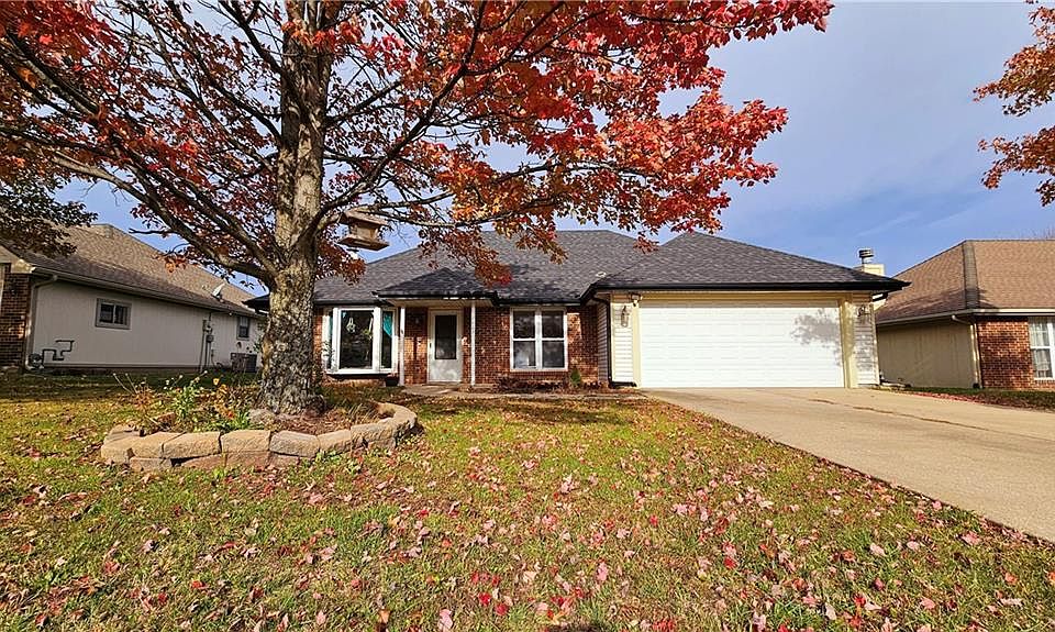 1st image of 1001 Foxridge Dr