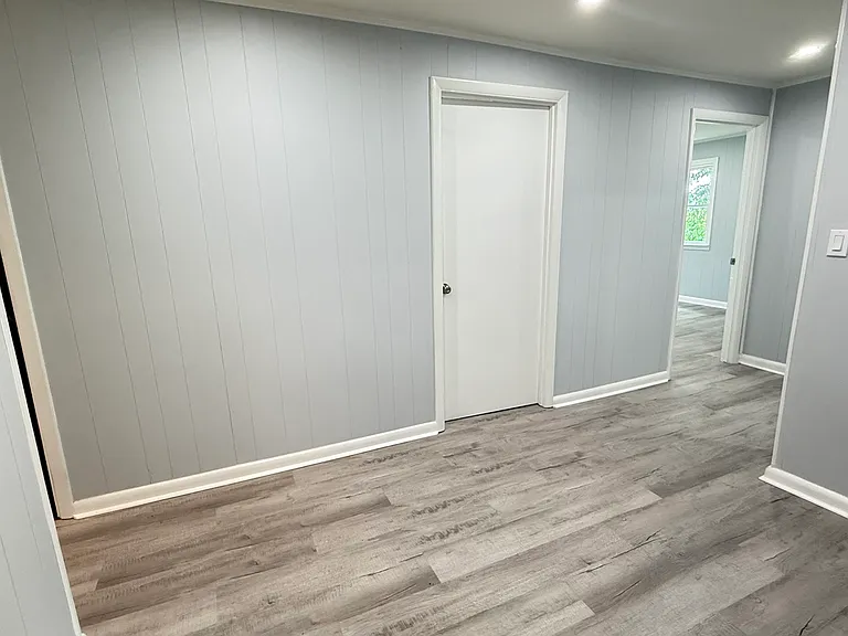 215 Newton Ln — Photo 28