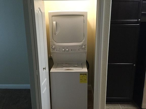 3rd image of 830 Van Ness Ave APT 105