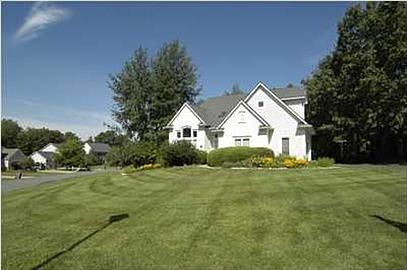 3rd image of 6333 Redington Dr SE