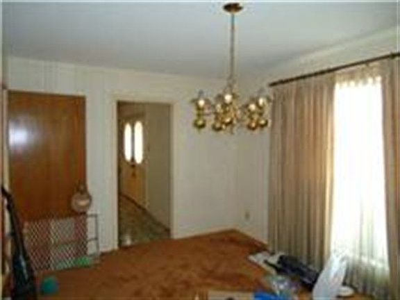 3rd image of 2713 Merriman St