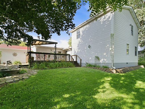 2nd image of 1402 Wood St