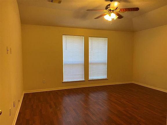 4th image of 21614 Oakcreek Ct