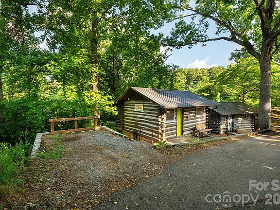 4th image of 15 Cottage Dr #16