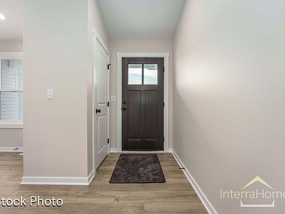 4th image of 1595 N Village Cir