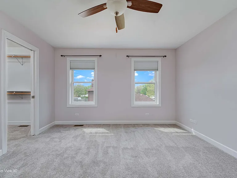 900 Ashford Ln — Photo 11