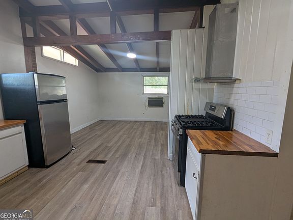 3rd image of 2021 Whispering Pines Rd