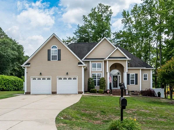 108 Grand Stand Ln, Angier, NC 27501