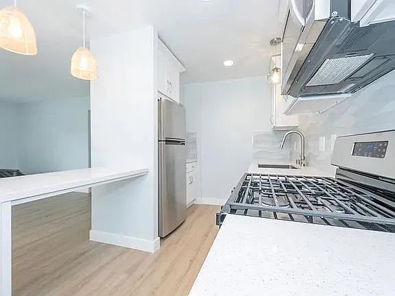 418 N Broadway #418.3 — Photo 6