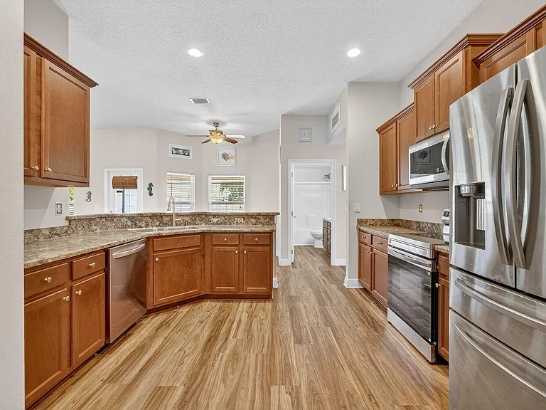 5547 NW Cordrey St — Photo 14