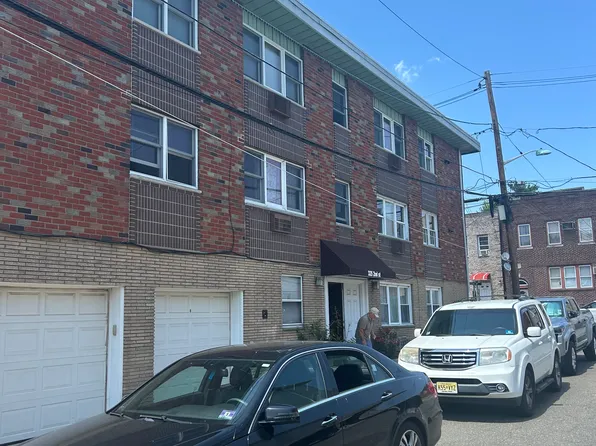 325 2nd St APT 4, Cliffside Park, NJ 07010