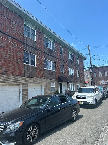 325 2nd St Photo 1
