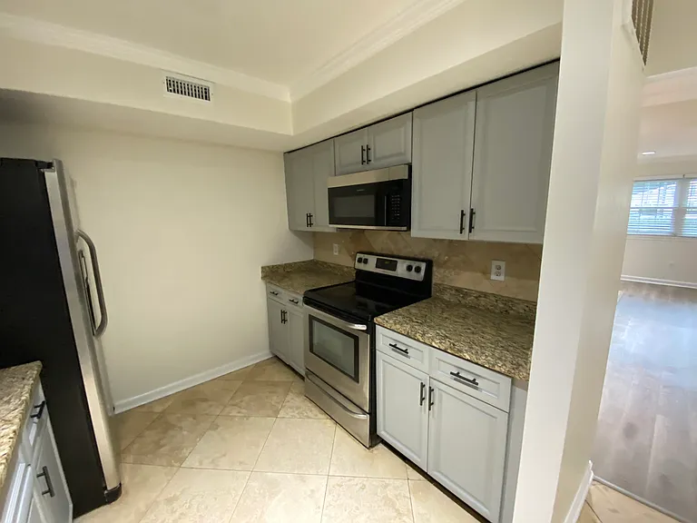 55 Oneonta Dr — Photo 8