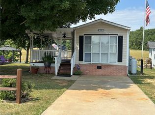 138 Putt Putt Ln, New London, NC 28127