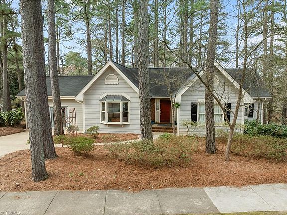 2nd image of 101 Beechwood Dr