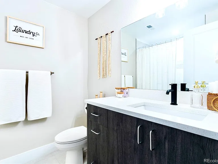 1074 Knox Ct #B — Photo 4