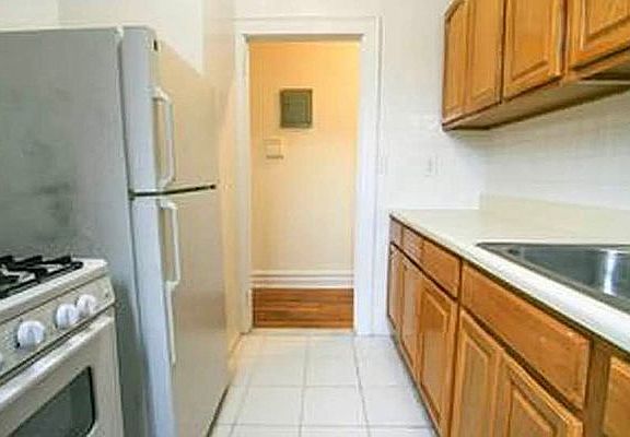 5th image of 56-05 43rd Ave APT 4B