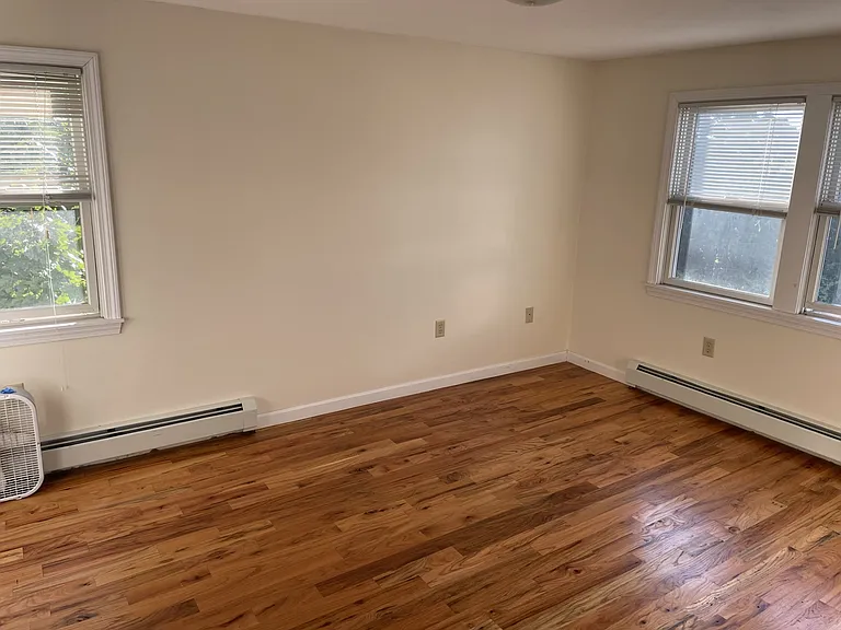 85 Main St — Photo 10