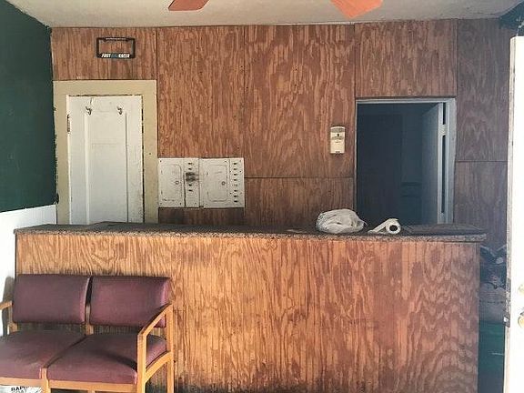 3rd image of 247 Park Ave E