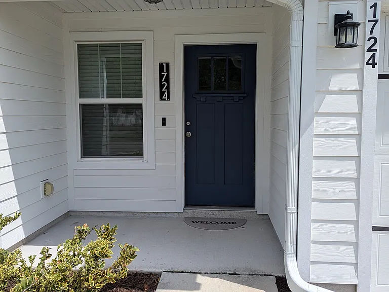 1724 Cocoanut Rd — Photo 2