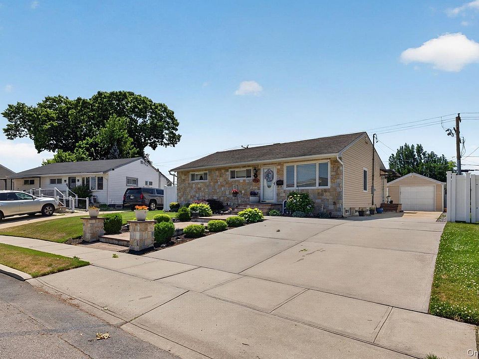 1st image of 795 Herman Avenue