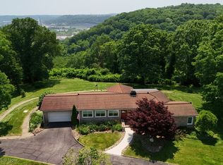 3901 Beaumont Dr, Weirton, WV 26062