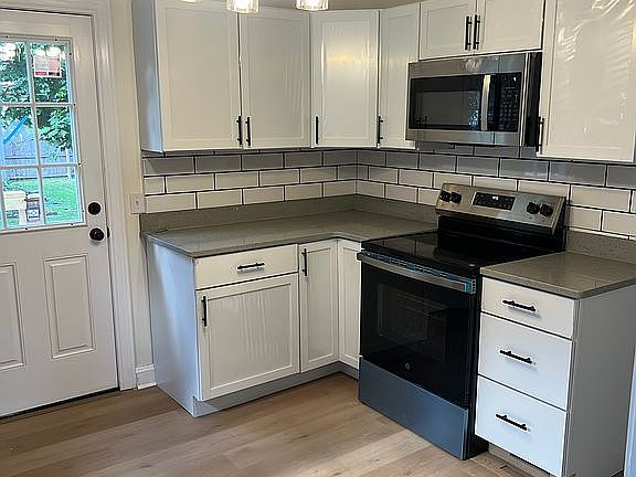 5th image of 2108 E Gum St