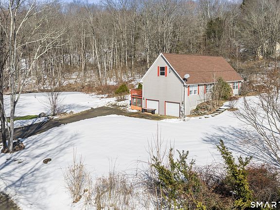 3rd image of 133 White Deer Rocks Road