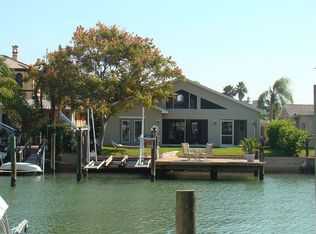 17712 Long Point Dr, Redington Shores, FL 33708