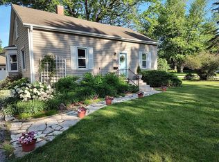 201 S Highland Ave, Thiensville, WI 53092