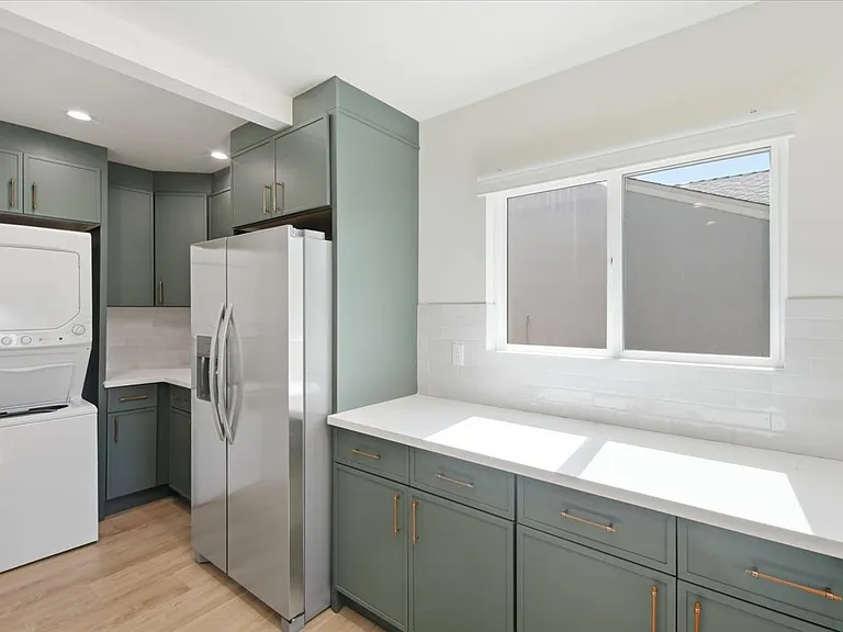 12818 Hatteras St — Photo 6