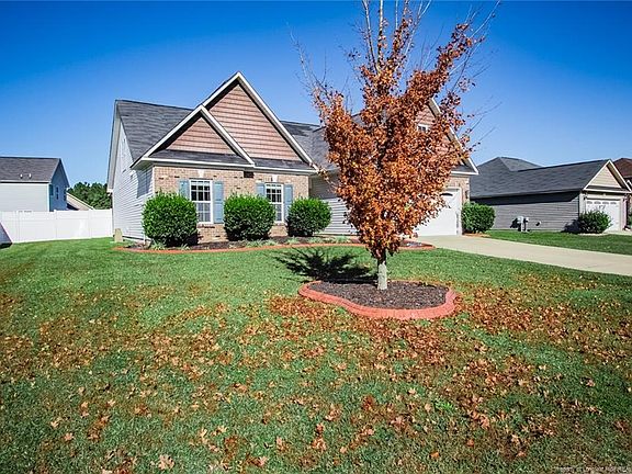 3rd image of 141 Crestwood Ln