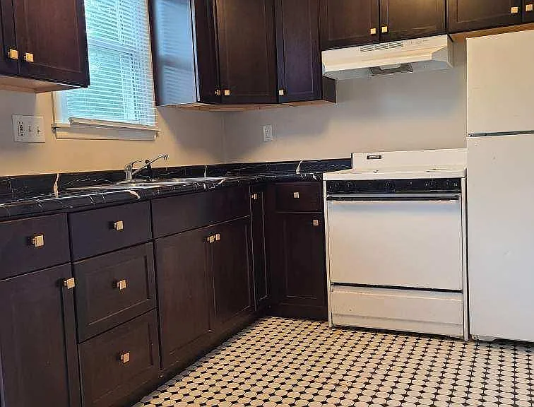 3801 Hillcrest Dr — Photo 3