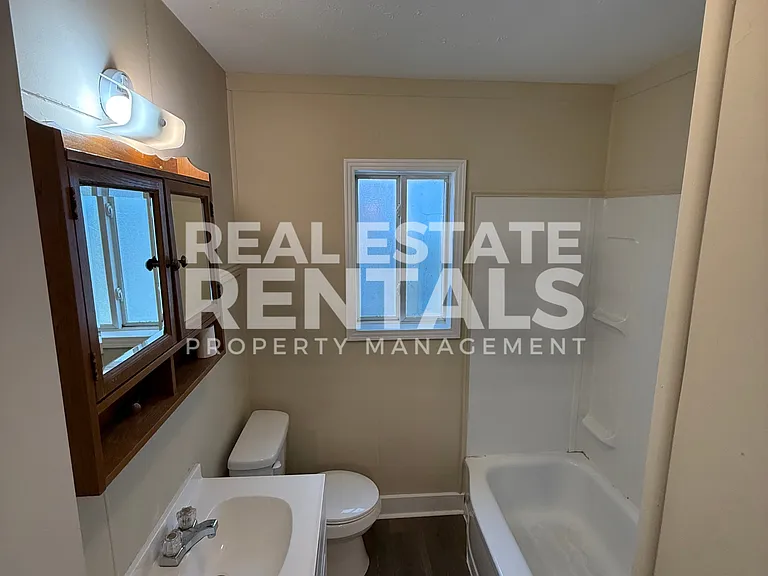 504 Pearl St — Photo 7