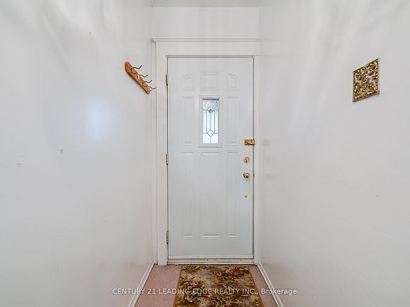 5th image of 635 Coxwell Ave