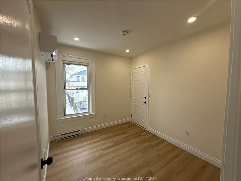191 Marentette Ave #2 — Photo 4