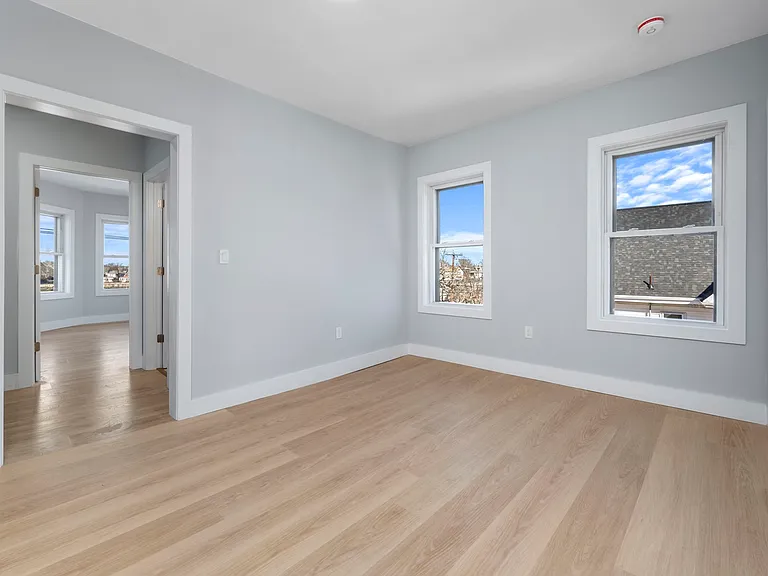 566 Shirley St #6 — Photo 15