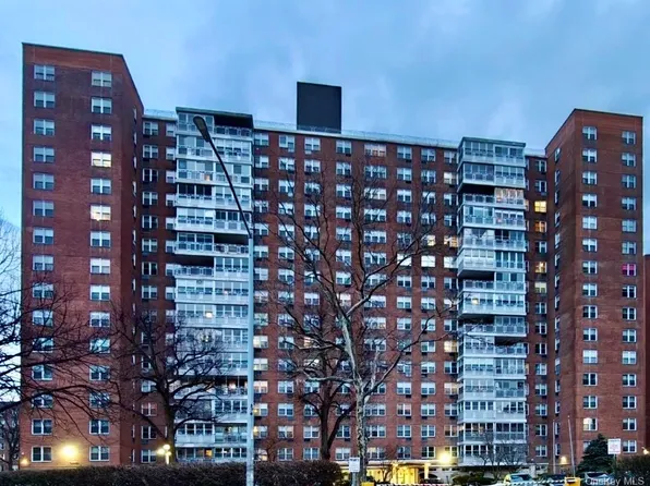 4310 Kissena Boulevard #16D, Flushing, NY 11355