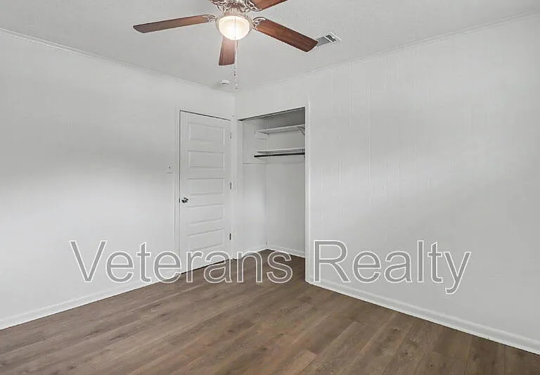 111 Valentine Dr — Photo 12