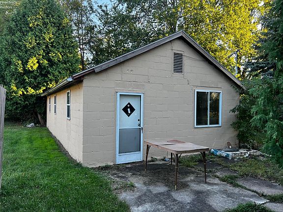 2nd image of 304 Oakland Ave