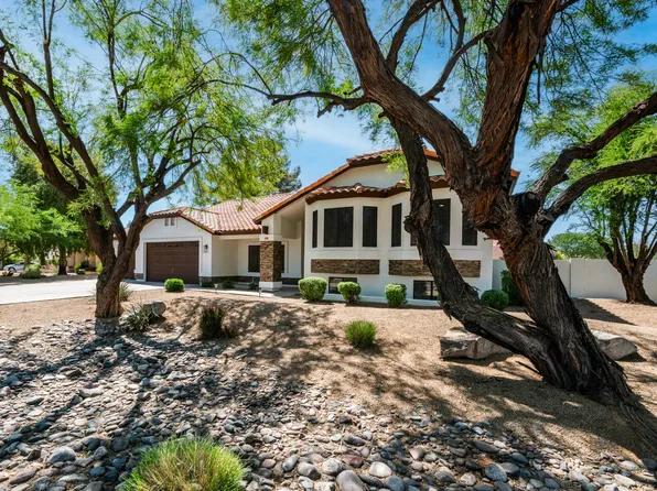 35 E SECRETARIAT Drive, Tempe, AZ 85284