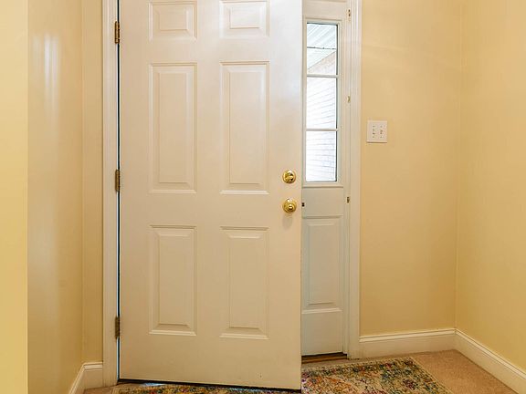 3rd image of 2802 Knob Creek Ln