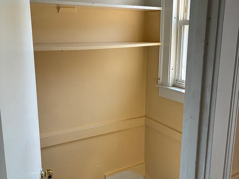63 Glendale Ave — Photo 2
