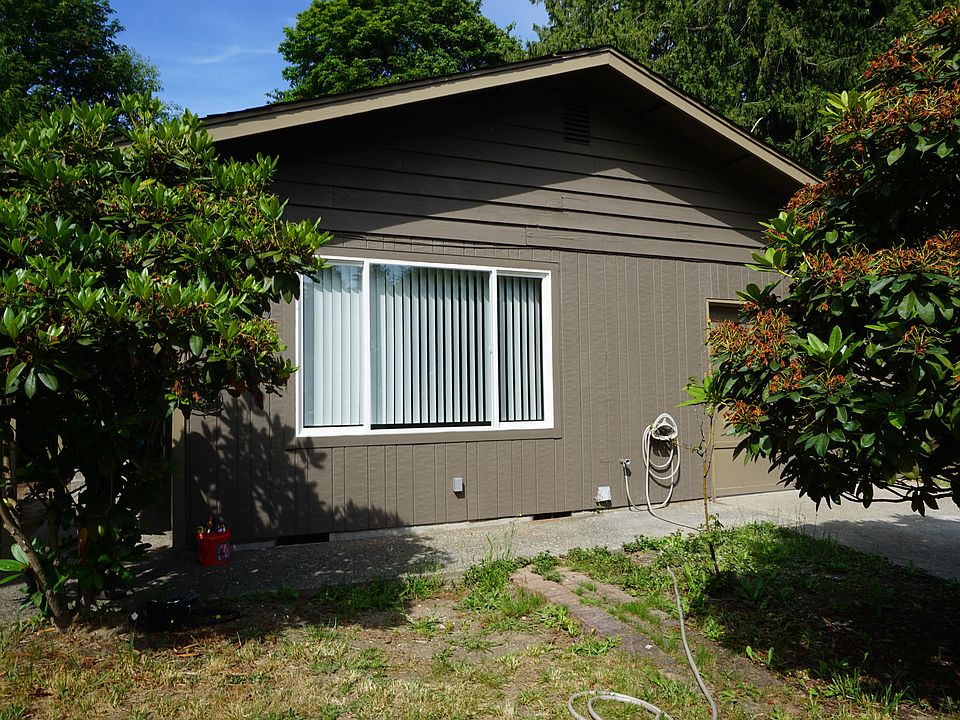1st image of 7580 Auklet Pl NE