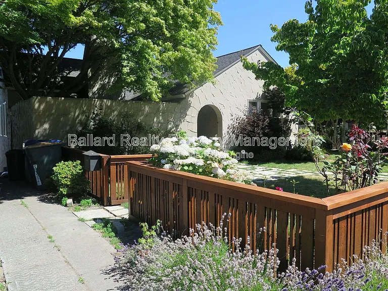 3246 Conkling Pl W — Photo 1