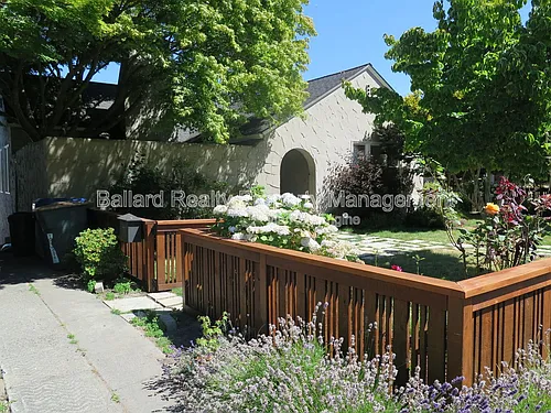 3246 Conkling Pl W Photo 1