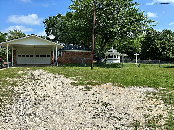 2nd image of 500 Curtis Rd