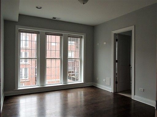 4th image of 7724 N Ashland Ave #G2