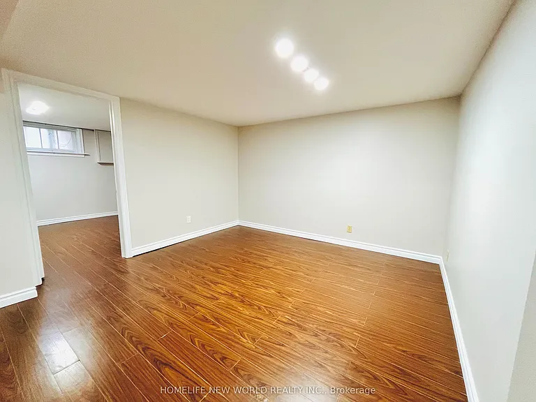 298 Empress Ave #BASEMENT — Photo 9