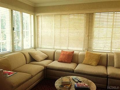 4th image of 12 Orsini Dr